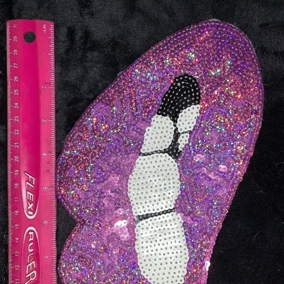 PATCHES - Picture 4 of 16